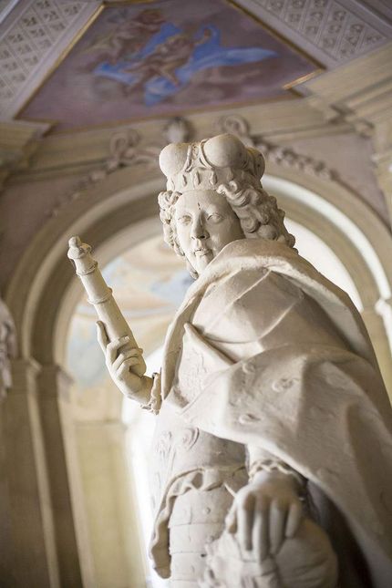 Ludwigsburg Palace, Statue with scepter