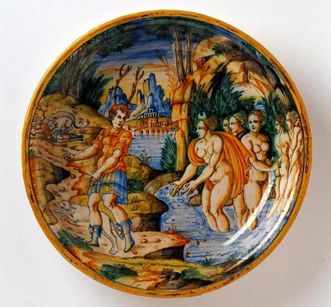 Coupe en majolique représentant une scène mythologique datant de 1560 