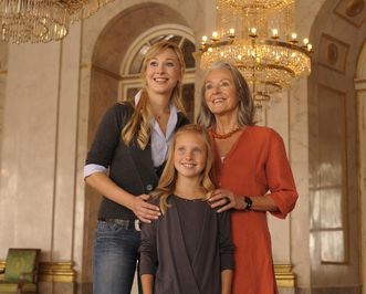 Visiteurs au salon de marbre du château résidentiel de Ludwigsbourg 