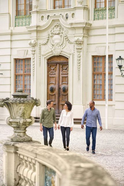 Residenzschloss Ludwigsburg, Besucher vor dem Schloss