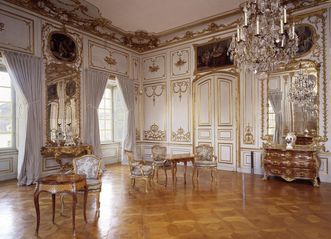 Zweites Vorzimmer im Appartement von Herzog Carl Eugen im Residenzschloss Ludwigsburg