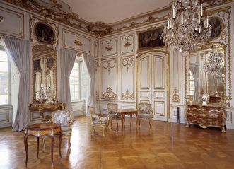 Zweites Vorzimmer im Appartement von Herzog Carl Eugen im Residenzschloss Ludwigsburg