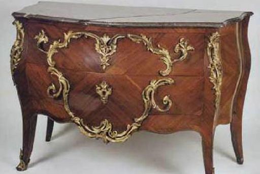 Commode de Jacques-Philippe Carel dans l’appartement du duc Carl Eugen au château résidentiel de Ludwigsbourg 